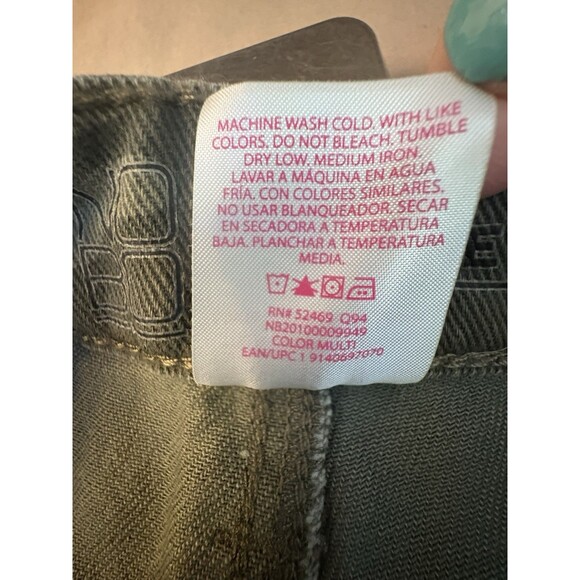 Camo Denim Shorts Juniors Size11 Distressed 100% Cotton No Boundaries High Rise - Picture 5 of 5